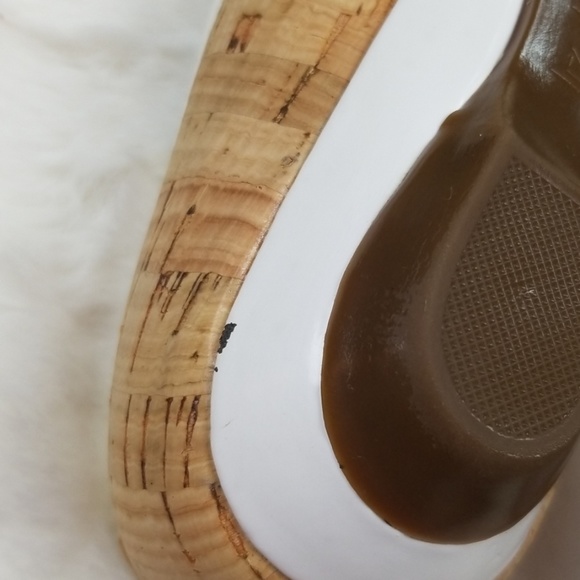 Liz Claiborne Tan & White Cork Flats - Picture 7 of 8